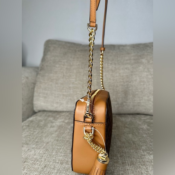 Designer Michael Kors
Ginny Medium Logo Stripe Crossbody Bag - Picture 3 of 7